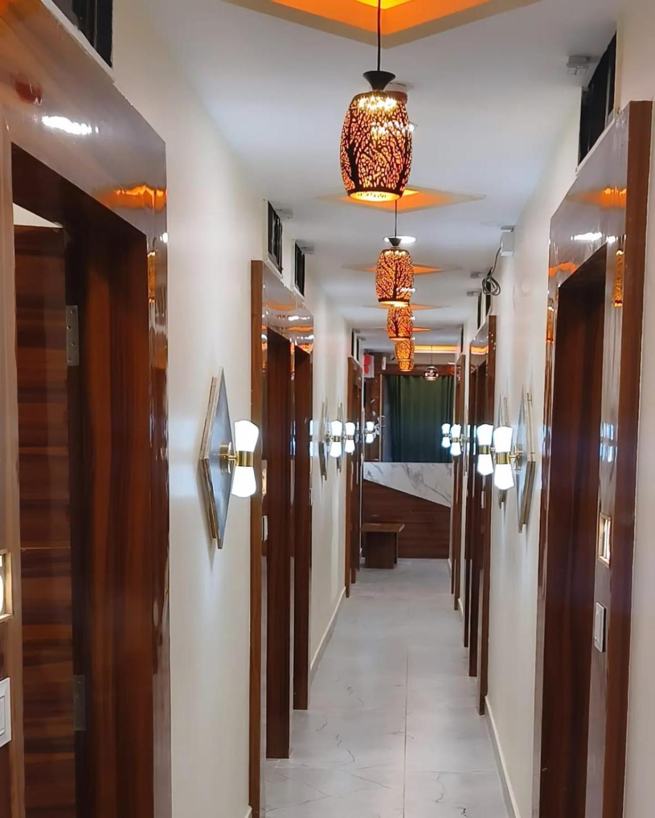 Shagun C G Road