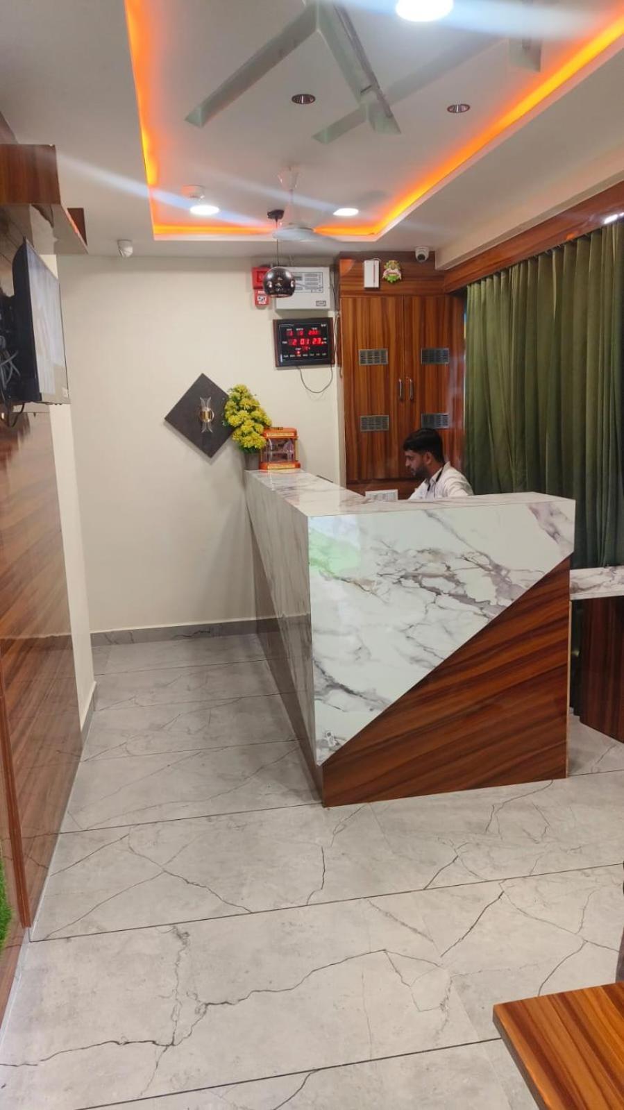 Hotel Shagun C G Road 3*